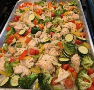 HEALTHY ROASTED CHICKEN AND VEGGIES - Recipes Fiber